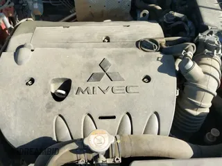 ✅ 2015 Mitsubishi Outlander SE • VIN: 4A4AP4AU4FE007742 • Lot: 42008546. Wystawiony na IAAI z przebiegiem 165 478 mil. Bezpłatny archiwum sprzedaży aukcyjnych z USA i szczegółowy raport historii pojazdu na DreamBid. Zdjęcie 12.