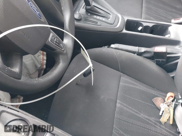✅ 2018 Ford Focus SEL • VIN: 1FADP3M26JL302313 • Lot: 43981047. Wystawiony na IAAI z przebiegiem Nie podano. Bezpłatny archiwum sprzedaży aukcyjnych z USA i szczegółowy raport historii pojazdu na DreamBid. Zdjęcie 11.
