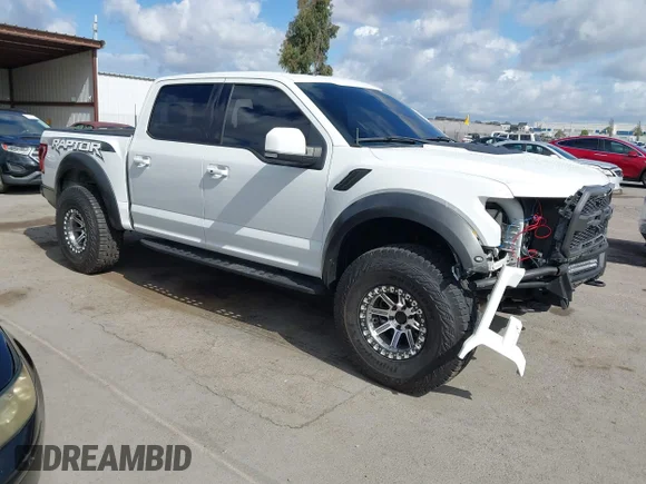 ✅ 2018 Ford F-150 Raptor • VIN: 1FTFW1RG3JFA94131 • Лот: 44950261. Опубликован ранее на IAAI с пробегом 142 125 миль. Бесплатный доступ к архиву аукционных продаж из США и подробный отчёт об истории автомобиля на DreamBid. Изображение 1.