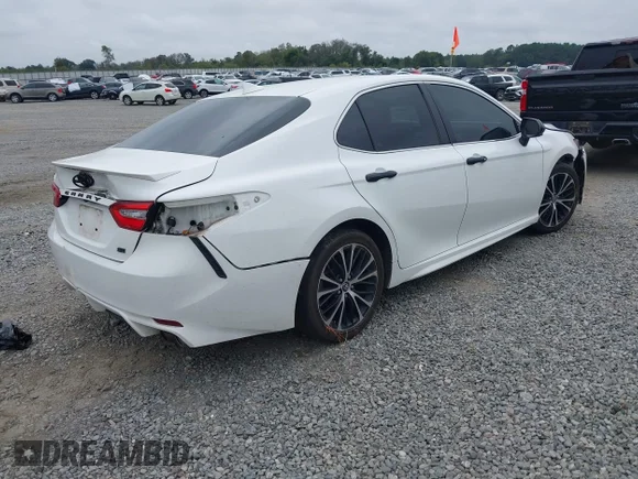 ✅ 2019 Toyota Camry SE • VIN: 4T1B11HK9KU700236 • Lot: 43291827. Wystawiony na IAAI z przebiegiem 132 071 mil. Bezpłatny archiwum sprzedaży aukcyjnych z USA i szczegółowy raport historii pojazdu na DreamBid. Zdjęcie 4.