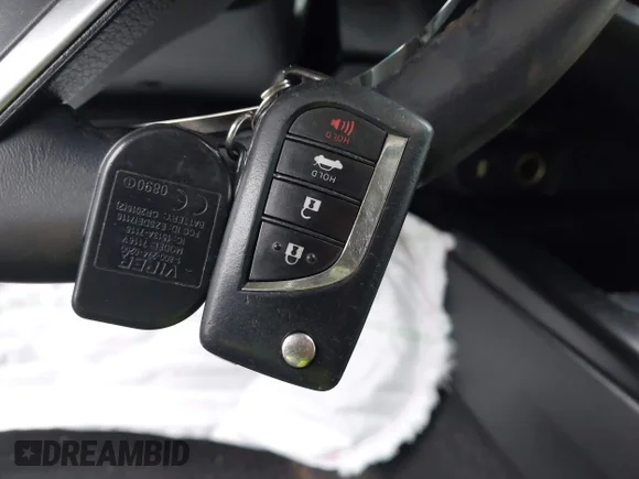 ✅ 2018 Toyota Camry LE • VIN: 4T1B11HK9JU060009 • Лот: 44085052. Опубликован ранее на IAAI с пробегом 73 404 миль. Бесплатный доступ к архиву аукционных продаж из США и подробный отчёт об истории автомобиля на DreamBid. Изображение 11.
