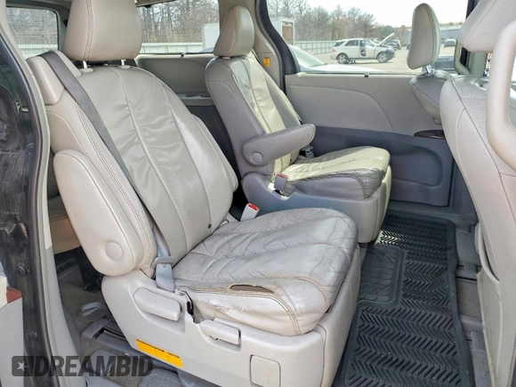 ✅ 2013 Toyota Sienna XLE • VIN: 5TDDK3DC3DS050475 • Lot: 47154206. Wystawiony na Copart z przebiegiem 294 023 mil. Bezpłatny archiwum sprzedaży aukcyjnych z USA i szczegółowy raport historii pojazdu na DreamBid. Zdjęcie 11.