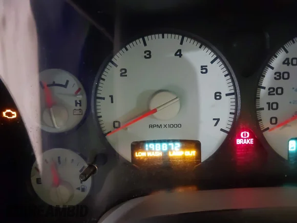 ✅ 2002 Dodge 1500 • VIN: 3D7HA18Z82G153786 • Лот: 41629566. Опубліковано раніше на IAAI з пробігом 198 872 миль. Безкоштовний доступ до архіву аукціонних продажів зі США та докладний звіт про історію автомобіля на DreamBid. Зображення 7.
