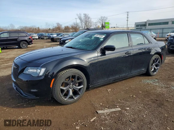 ✅ 2020 Chrysler 300 Touring • VIN: 2C3CCAAG8LH178992 • Лот: 45975066. Опубликован ранее на Copart с пробегом 25 310 миль. Бесплатный доступ к архиву аукционных продаж из США и подробный отчёт об истории автомобиля на DreamBid. Изображение 1.