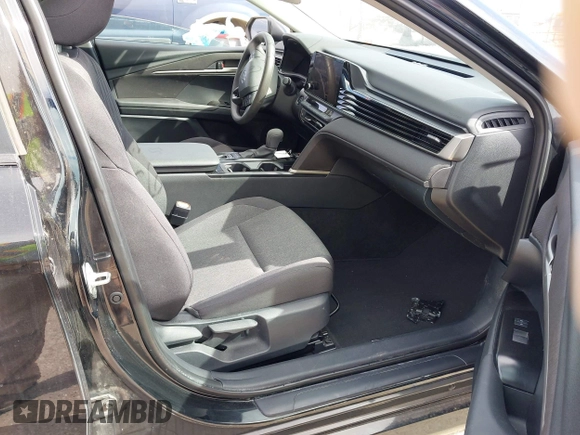 ✅ 2025 Toyota Camry LE • VIN: 4T1DAACKXSU596372 • Lot: 44285561. Wystawiony na IAAI z przebiegiem 17 249 mil. Bezpłatny archiwum sprzedaży aukcyjnych z USA i szczegółowy raport historii pojazdu na DreamBid. Zdjęcie 5.