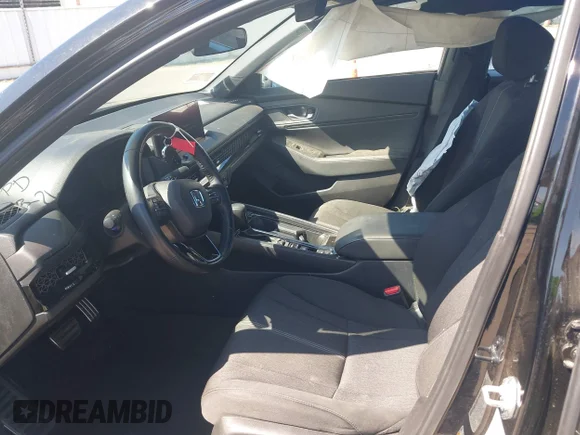 ✅ 2025 Honda Accord Sport • VIN: 1HGCY2F57SA067715 • Лот: 45457473. Опубликован ранее на IAAI с пробегом 32 799 миль. Бесплатный доступ к архиву аукционных продаж из США и подробный отчёт об истории автомобиля на DreamBid. Изображение 5.