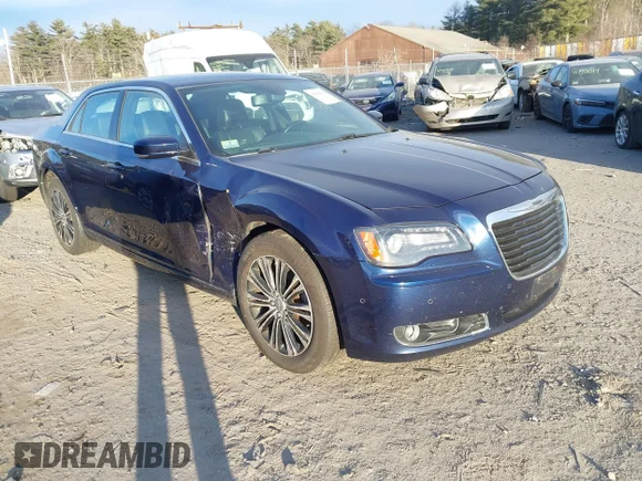 ✅ 2014 Chrysler 300 S • VIN: 2C3CCAGGXEH183881 • Lot: 41186958. Wystawiony na IAAI z przebiegiem 110 796 mil. Bezpłatny archiwum sprzedaży aukcyjnych z USA i szczegółowy raport historii pojazdu na DreamBid. Zdjęcie 1.