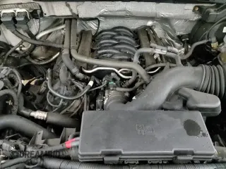 ✅ 2013 Ford F-150 XL • VIN: 1FTVX1EF3DKE05655 • Lot: 84272364. Wystawiony na Copart z przebiegiem 306 802 mil. Bezpłatny archiwum sprzedaży aukcyjnych z USA i szczegółowy raport historii pojazdu na DreamBid. Zdjęcie 13.