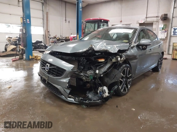 ✅ 2017 Volvo S60 Dynamic • VIN: YV140MTL7H2432156 • Lot: 44304082. Wystawiony na IAAI z przebiegiem 94 422 mil. Bezpłatny archiwum sprzedaży aukcyjnych z USA i szczegółowy raport historii pojazdu na DreamBid. Zdjęcie 2.