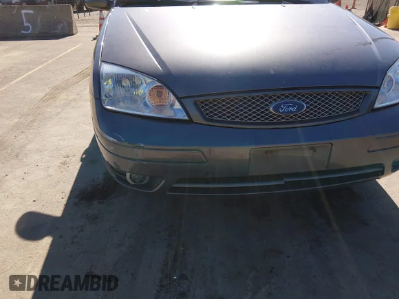 ✅ 2007 Ford Focus ST • VIN: 1FAHP38ZX7W207575 • Lot: 45099858. Listed on IAAI with 116,741 mi. Free auction sales archive from the USA and detailed vehicle history report at DreamBid. Image 6.