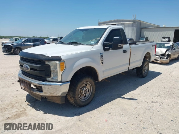 ✅ 2017 Ford F-250 XLT • VIN: 1FTBF2B6XHEC08101 • Lot: 42787842. Wystawiony na IAAI z przebiegiem 157 055 mil. Bezpłatny archiwum sprzedaży aukcyjnych z USA i szczegółowy raport historii pojazdu na DreamBid. Zdjęcie 2.