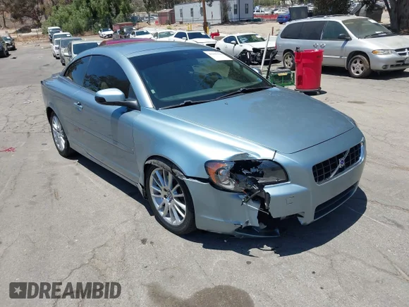 ✅ 2009 Volvo C70 • VIN: YV1MC67279J072642 • Lot: 45367558. Wystawiony na IAAI z przebiegiem 102 309 mil. Bezpłatny archiwum sprzedaży aukcyjnych z USA i szczegółowy raport historii pojazdu na DreamBid. Zdjęcie 1.
