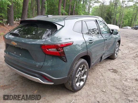 ✅ 2025 Chevrolet Trax LT • VIN: KL77LHEPXSC258728 • Lot: 44976313. Wystawiony na IAAI z przebiegiem 20 737 mil. Bezpłatny archiwum sprzedaży aukcyjnych z USA i szczegółowy raport historii pojazdu na DreamBid. Zdjęcie 4.