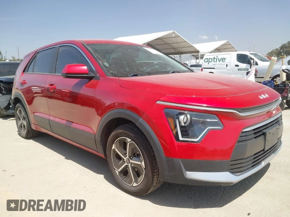 ✅ 2024 Kia Niro LX • VIN: KNDCP3LE4R5129084 • Lot: 44902736. Wystawiony na IAAI z przebiegiem 59 680 mil. Bezpłatny archiwum sprzedaży aukcyjnych z USA i szczegółowy raport historii pojazdu na DreamBid. Zdjęcie 1.