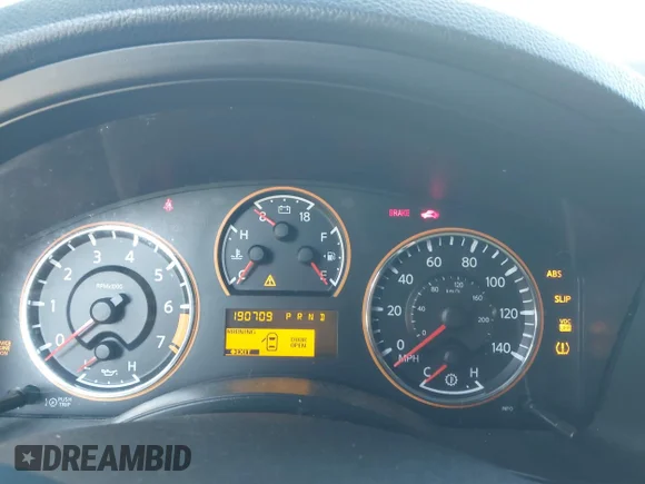✅ 2011 Nissan Armada SV • VIN: 5N1BA0ND7BN603868 • Lot: 44234092. Wystawiony na IAAI z przebiegiem 190 709 mil. Bezpłatny archiwum sprzedaży aukcyjnych z USA i szczegółowy raport historii pojazdu na DreamBid. Zdjęcie 7.