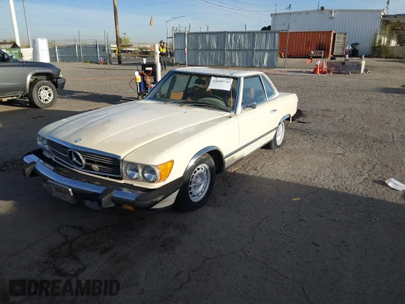 ✅ 1974 MERCEDES-BENZ 450SL • VIN: 10704412019588 • Lot: 44608736. Wystawiony na IAAI z przebiegiem 180 985 mil. Bezpłatny archiwum sprzedaży aukcyjnych z USA i szczegółowy raport historii pojazdu na DreamBid. Zdjęcie 2.