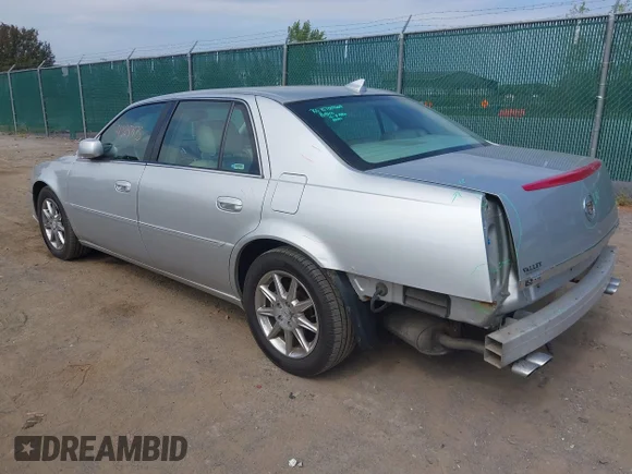 ✅ 2011 Cadillac DTS Luxury Collection • VIN: 1G6KD5E62BU103913 • Лот: 43257175. Опубліковано раніше на IAAI з пробігом 108 828 миль. Безкоштовний доступ до архіву аукціонних продажів зі США та докладний звіт про історію автомобіля на DreamBid. Зображення 3.