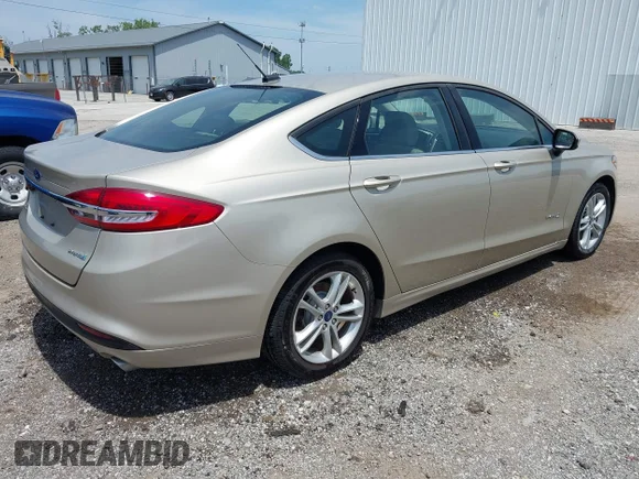 ✅ 2018 Ford Fusion S • VIN: 3FA6P0UUXJR100438 • Lot: 45110761. Wystawiony na IAAI z przebiegiem 57 945 mil. Bezpłatny archiwum sprzedaży aukcyjnych z USA i szczegółowy raport historii pojazdu na DreamBid. Zdjęcie 4.
