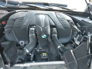 ✅ 2016 BMW 7 Series 750i • VIN: WBA7F0C55GGL99118 • Lot: 41853125. Wystawiony na IAAI z przebiegiem 49 079 mil. Bezpłatny archiwum sprzedaży aukcyjnych z USA i szczegółowy raport historii pojazdu na DreamBid. Zdjęcie 19.