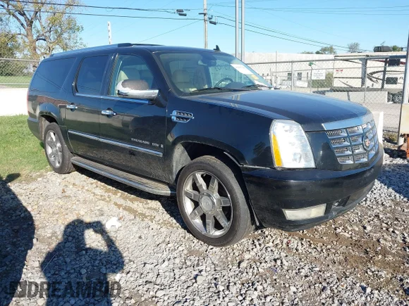 ✅ 2008 Cadillac Escalade ESV • VIN: 1GYFK66888R245800 • Лот: 43413708. Опубликован ранее на IAAI с пробегом 173 594 миль. Бесплатный доступ к архиву аукционных продаж из США и подробный отчёт об истории автомобиля на DreamBid. Изображение 1.