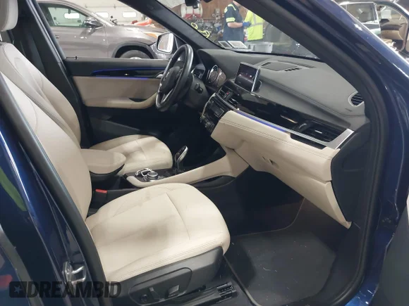 ✅ 2020 BMW X1 sDrive28i • VIN: WBXJG7C02L5R42999 • Лот: 42610974. Опубликован ранее на IAAI с пробегом 20 690 миль. Бесплатный доступ к архиву аукционных продаж из США и подробный отчёт об истории автомобиля на DreamBid. Изображение 5.