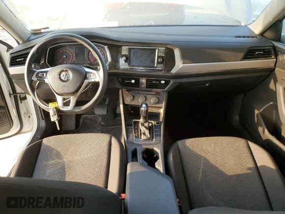 ✅ 2020 Volkswagen Jetta S • VIN: 3VWCB7BU0LM038102 • Лот: 43713433. Опубликован ранее на Copart с пробегом 57 489 миль. Бесплатный доступ к архиву аукционных продаж из США и подробный отчёт об истории автомобиля на DreamBid. Изображение 8.
