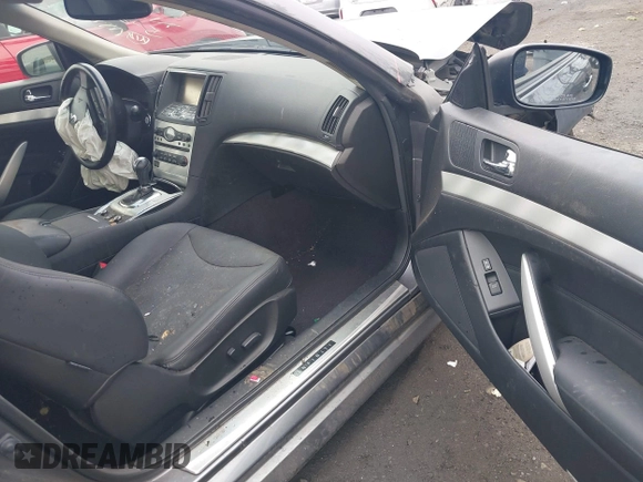 ✅ 2015 Infiniti Q60 • VIN: JN1CV6EL3FM890518 • Lot: 42523792. Wystawiony na IAAI z przebiegiem 106 673 mil. Bezpłatny archiwum sprzedaży aukcyjnych z USA i szczegółowy raport historii pojazdu na DreamBid. Zdjęcie 5.