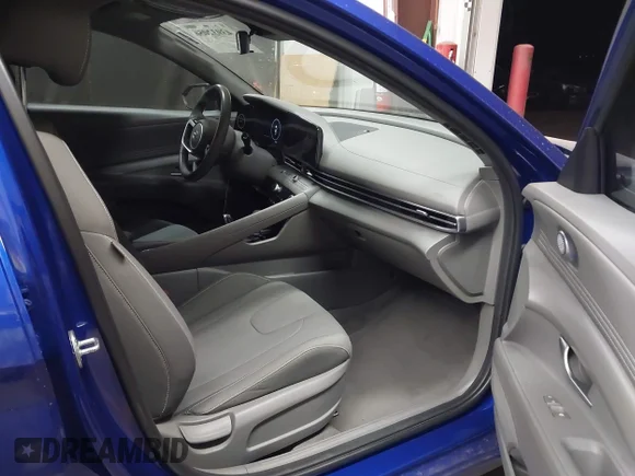 ✅ 2023 Hyundai Elantra SEL • VIN: KMHLS4AG8PU494505 • Lot: 43932056. Wystawiony na IAAI z przebiegiem 76 070 mil. Bezpłatny archiwum sprzedaży aukcyjnych z USA i szczegółowy raport historii pojazdu na DreamBid. Zdjęcie 5.