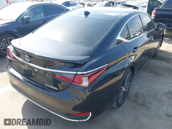 ✅ 2025 Lexus ES 300h • VIN: 58ADA1C11SU062225 • Лот: 44903358. Опубліковано раніше на IAAI з пробігом 10 108 миль. Безкоштовний доступ до архіву аукціонних продажів зі США та докладний звіт про історію автомобіля на DreamBid. Зображення 4.
