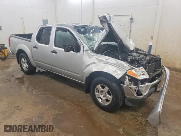 ✅ 2005 Nissan Frontier SE • VIN: 1N6AD07W35C437660 • Lot: 55600976. Wystawiony na Copart z przebiegiem 57 388 mil. Bezpłatny archiwum sprzedaży aukcyjnych z USA i szczegółowy raport historii pojazdu na DreamBid. Zdjęcie 4.