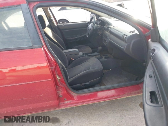 ✅ 2005 Dodge Stratus SXT • VIN: 1B3EL46X25N703488 • Lot: 44333606. Wystawiony na IAAI z przebiegiem 174 139 mil. Bezpłatny archiwum sprzedaży aukcyjnych z USA i szczegółowy raport historii pojazdu na DreamBid. Zdjęcie 5.