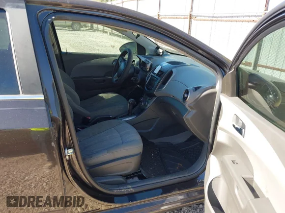 ✅ 2013 Chevrolet Sonic LT • VIN: 1G1JC6SH0D4203737 • Lot: 43481789. Listed on IAAI with 220,377 mi. Free auction sales archive from the USA and detailed vehicle history report at DreamBid. Image 5.