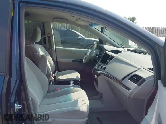 ✅ 2012 Toyota Sienna LE • VIN: 5TDKK3DC9CS239198 • Лот: 45648259. Опубликован ранее на IAAI с пробегом 109 543 миль. Бесплатный доступ к архиву аукционных продаж из США и подробный отчёт об истории автомобиля на DreamBid. Изображение 5.