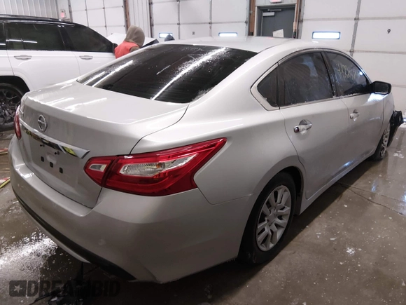 ✅ 2016 Nissan Altima S • VIN: 1N4AL3APXGN388186 • Lot: 44221377. Wystawiony na IAAI z przebiegiem 170 228 mil. Bezpłatny archiwum sprzedaży aukcyjnych z USA i szczegółowy raport historii pojazdu na DreamBid. Zdjęcie 4.