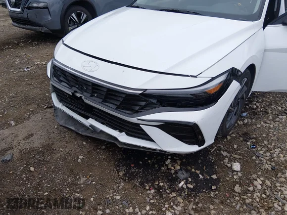 ✅ 2025 Hyundai Elantra SEL Convenience • VIN: KMHLS4DG1SU880400 • Lot: 44932248. Wystawiony na IAAI z przebiegiem 37 525 mil. Bezpłatny archiwum sprzedaży aukcyjnych z USA i szczegółowy raport historii pojazdu na DreamBid. Zdjęcie 6.