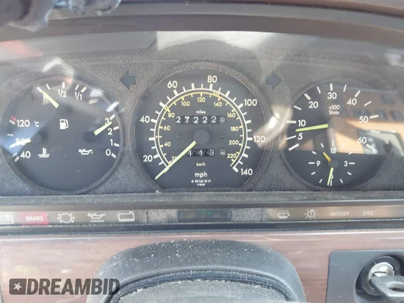 ✅ 1987 Mercedes-Benz 300 SDL • VIN: WDBCB25D8HA327376 • Lot: 45289064. Wystawiony na IAAI z przebiegiem 272 228 mil. Bezpłatny archiwum sprzedaży aukcyjnych z USA i szczegółowy raport historii pojazdu na DreamBid. Zdjęcie 7.