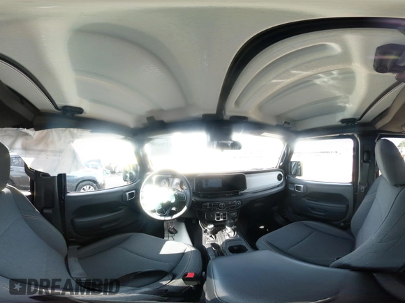 ✅ 2024 Jeep Wrangler Willys • VIN: 1C4PJXDG6RW369077 • Lot: 42764367. Wystawiony na IAAI z przebiegiem 8 659 mil. Bezpłatny archiwum sprzedaży aukcyjnych z USA i szczegółowy raport historii pojazdu na DreamBid. Zdjęcie 18.