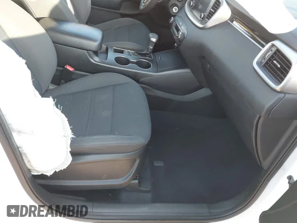 ✅ 2019 Kia Sorento S • VIN: 5XYPGDA55KG552361 • Lot: 44094538. Wystawiony na IAAI z przebiegiem 100 787 mil. Bezpłatny archiwum sprzedaży aukcyjnych z USA i szczegółowy raport historii pojazdu na DreamBid. Zdjęcie 5.