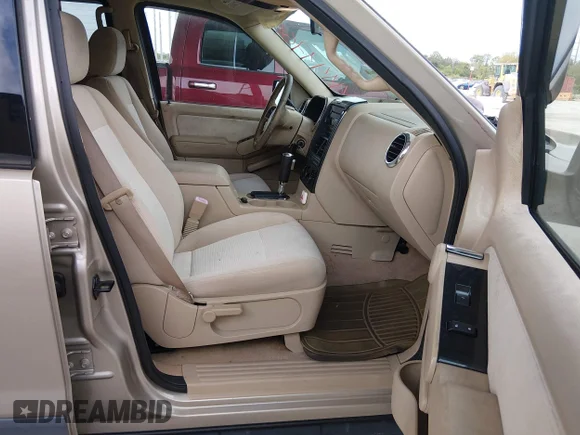 ✅ 2006 Ford Explorer XLT • VIN: 1FMEU63E26UA93508 • Lot: 44141766. Wystawiony na IAAI z przebiegiem 141 142 mil. Bezpłatny archiwum sprzedaży aukcyjnych z USA i szczegółowy raport historii pojazdu na DreamBid. Zdjęcie 5.