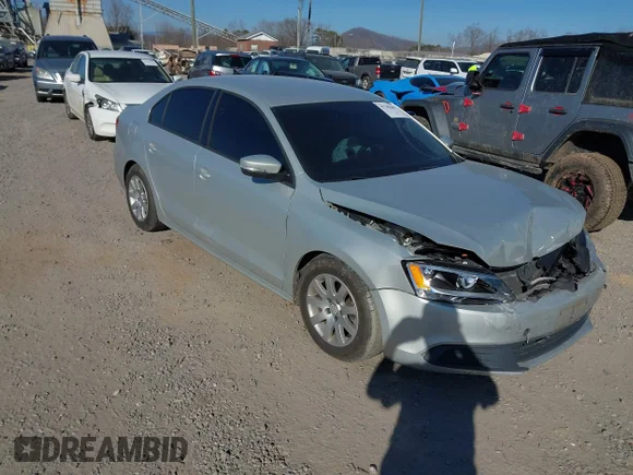 ✅ 2012 Volkswagen Jetta TDI w/Premium • VIN: 3VWLL7AJ0CM070228 • Lot: 41709683. Wystawiony na IAAI z przebiegiem Nie podano. Bezpłatny archiwum sprzedaży aukcyjnych z USA i szczegółowy raport historii pojazdu na DreamBid. Zdjęcie 1.