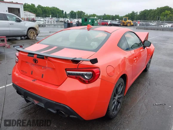✅ 2017 Toyota 86 • VIN: JF1ZNAA1XH8708197 • Lot: 42367354. Wystawiony na IAAI z przebiegiem 38 149 mil. Bezpłatny archiwum sprzedaży aukcyjnych z USA i szczegółowy raport historii pojazdu na DreamBid. Zdjęcie 4.