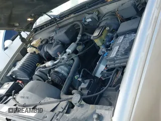 ✅ 1999 GMC Suburban • VIN: 3GKEC16R2XG514970 • Lot: 42227606. Wystawiony na IAAI z przebiegiem 182 145 mil. Bezpłatny archiwum sprzedaży aukcyjnych z USA i szczegółowy raport historii pojazdu na DreamBid. Zdjęcie 13.