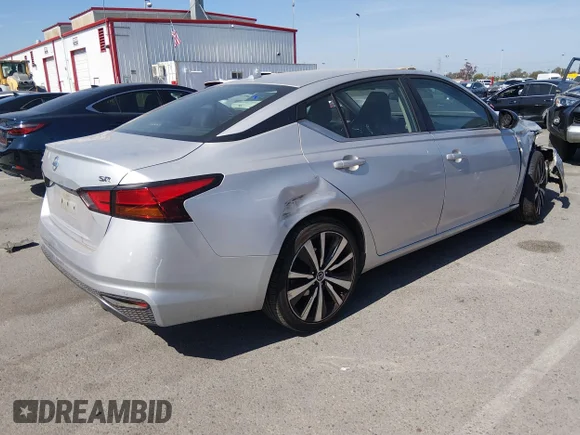 ✅ 2020 Nissan Altima SR • VIN: 1N4BL4CV6LC135152 • Lot: 45208121. Listed on IAAI with 85,866 mi. Free auction sales archive from the USA and detailed vehicle history report at DreamBid. Image 4.