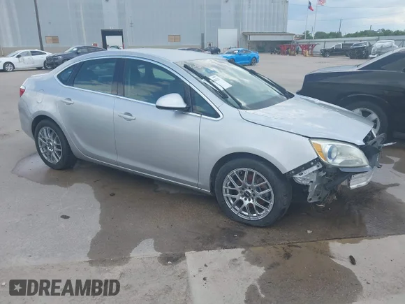✅ 2015 Buick Verano • VIN: 1G4PP5SK8F4181416 • Лот: 42810025. Опубліковано раніше на IAAI з пробігом 120 272 миль. Безкоштовний доступ до архіву аукціонних продажів зі США та докладний звіт про історію автомобіля на DreamBid. Зображення 1.