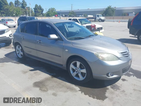 ✅ 2006 Mazda 3 s • VIN: JM1BK144661474205 • Lot: 45135863. Wystawiony na IAAI z przebiegiem 196 267 mil. Bezpłatny archiwum sprzedaży aukcyjnych z USA i szczegółowy raport historii pojazdu na DreamBid. Zdjęcie 1.