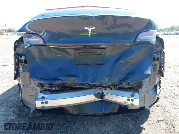 ✅ 2024 Tesla Model Y • VIN: 7SAYGDED8RF094647 • Лот: 45026929. Опубліковано раніше на IAAI з пробігом 24 000 миль. Безкоштовний доступ до архіву аукціонних продажів зі США та докладний звіт про історію автомобіля на DreamBid. Зображення 6.