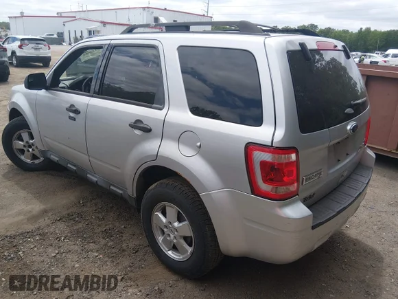 ✅ 2011 Ford Escape XLT • VIN: 1FMCU0DG2BKC16461 • Lot: 45324984. Wystawiony na IAAI z przebiegiem 143 413 mil. Bezpłatny archiwum sprzedaży aukcyjnych z USA i szczegółowy raport historii pojazdu na DreamBid. Zdjęcie 3.