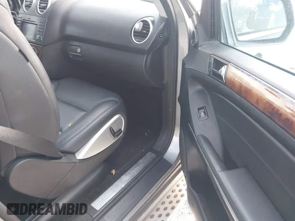 ✅ 2010 Mercedes-Benz M 350 • VIN: 4JGBB8GBXAA609337 • Lot: 44065881. Wystawiony na IAAI z przebiegiem 173 782 mil. Bezpłatny archiwum sprzedaży aukcyjnych z USA i szczegółowy raport historii pojazdu na DreamBid. Zdjęcie 5.