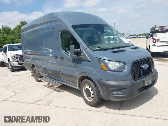 ✅ 2021 Ford Transit Cargo • VIN: 1FTBR3X82MKA82979 • Lot: 45092754. Wystawiony na IAAI z przebiegiem 56 062 mil. Bezpłatny archiwum sprzedaży aukcyjnych z USA i szczegółowy raport historii pojazdu na DreamBid. Zdjęcie 1.