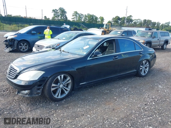 ✅ 2007 Mercedes-Benz S 550 • VIN: WDDNG86X37A098696 • Lot: 43167438. Wystawiony na IAAI z przebiegiem Nie podano. Bezpłatny archiwum sprzedaży aukcyjnych z USA i szczegółowy raport historii pojazdu na DreamBid. Zdjęcie 2.